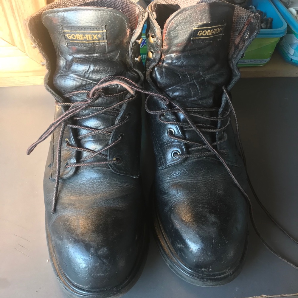 Red wings boots
